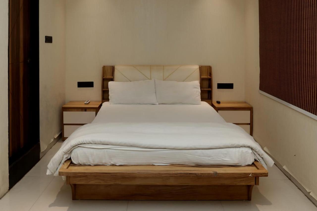 Stay10 Luxury Service Apartment Indore Zewnętrze zdjęcie