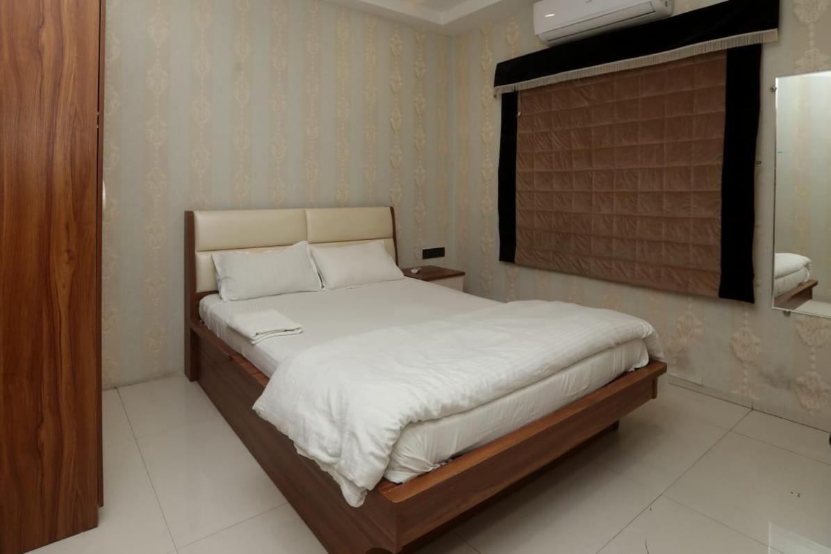 Stay10 Luxury Service Apartment Indore Zewnętrze zdjęcie