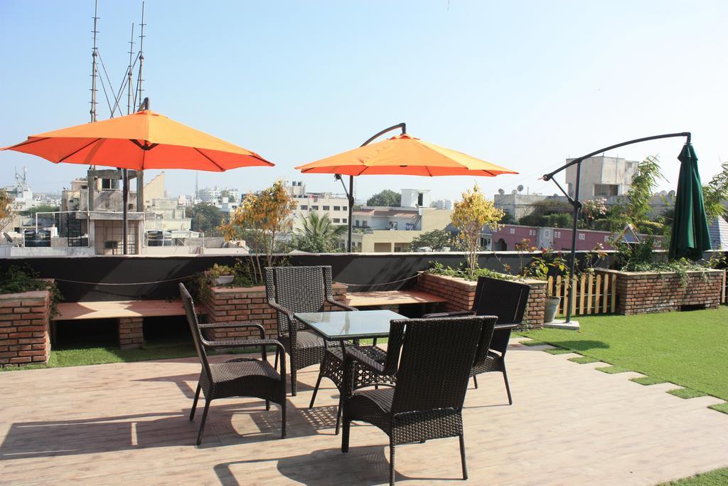Stay10 Luxury Service Apartment Indore Zewnętrze zdjęcie
